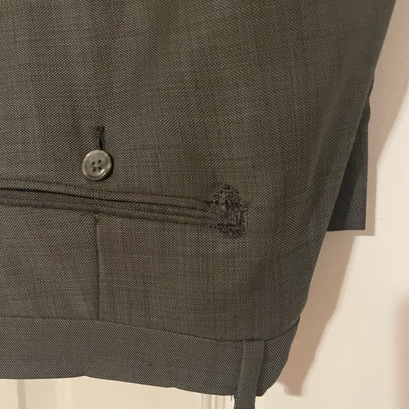 Calvin Klein 2 piece suit - Picture 3 of 3